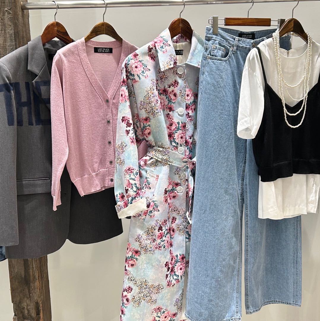 apm place 1F23 LADY BLACK